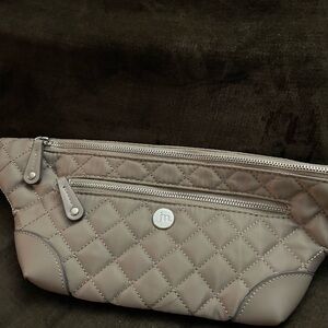 NWT Jessica Moore quilted fanny pack